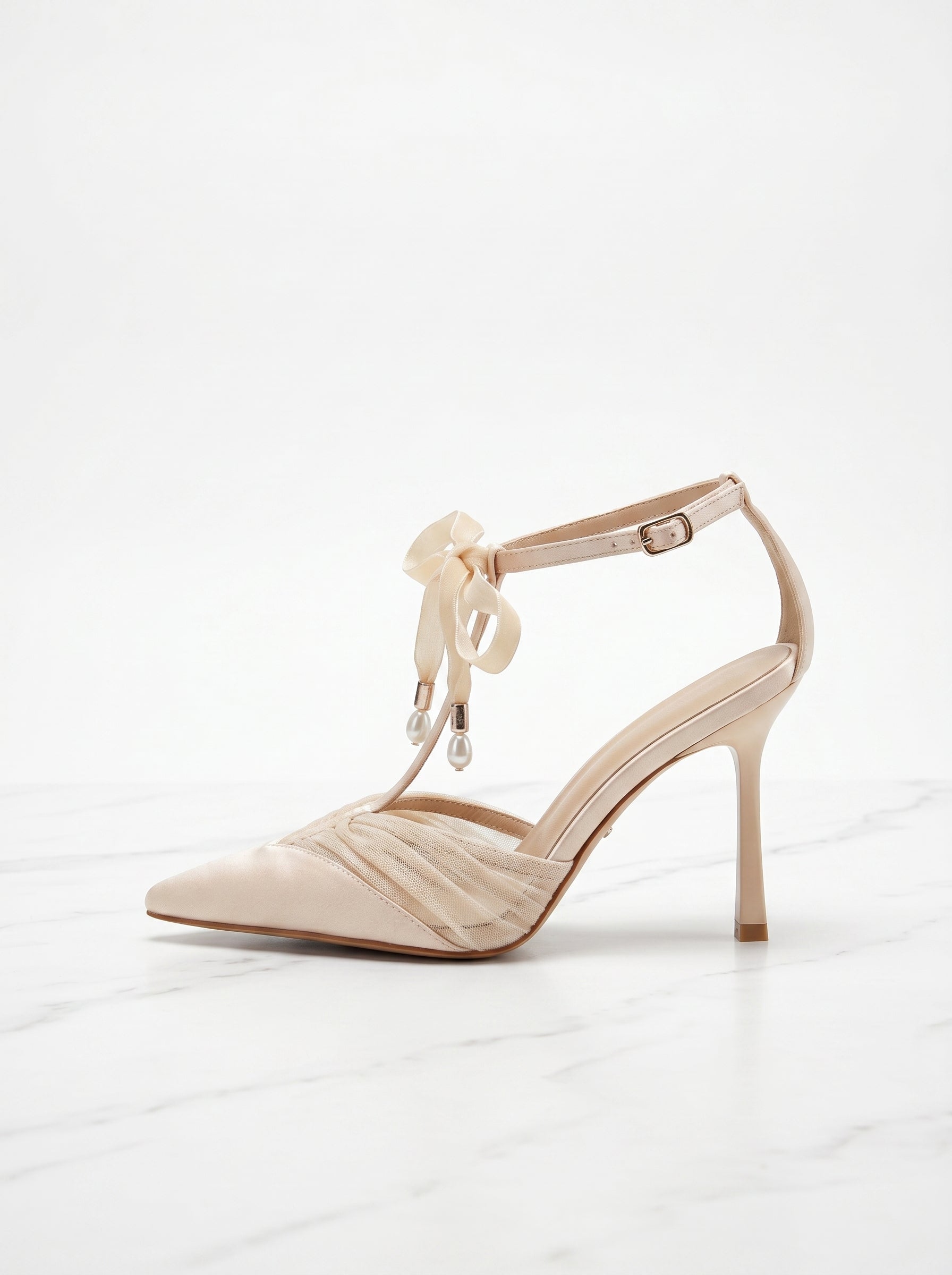 Pointed Toe Bow Heel